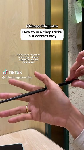 Chinese traditions run deep and have been passed down for many generations #tiktokmalaysia #fypmalaysia #malaysia #ladies #etiquette #ladyetiquette #etika #etiquettetips #cina #chinese #chopsticks