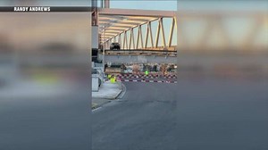 2 former drawbridge operators failed to check for cars before lifting overpass, transportation officials say