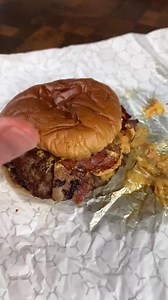 Fat Hippo Slapper #mashtagbrady #mashtaglazy #mashtagtravels #foodreview #food #review #burger #vlog | MashtagBrady