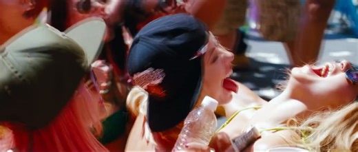 SPRING BREAKERS Bande-Annonce Non-Censurée VF