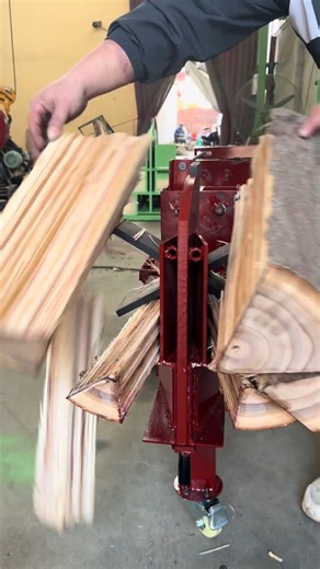 Applying a Clear Protective Film (PPF) to a Car Headlight #CarDetailing #PPFInstallation #HeadlightProtection #CarCare #VinylWrap #AutoMaintenance #PaintProtection #DIYCar | Process Point | Facebook