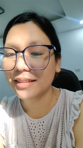 Sample Intro Video for Aspiring ESL Teachers No props. No fancy background. Just clear, confident speaking — and that’s what matters! TOP TIP: Speak with clarity. That’s your number one tool to impress! This kind of intro might not pass in other companies, but in our partner ESL schools, your clarity and communication matter most. Aspiring ESL teacher ka ba? Let this video guide and inspire you to start, kahit simple lang! #ESLTeacherPH #IntroVideoTips #NoExperienceNeeded #ClarityIsKey #ESLJourn