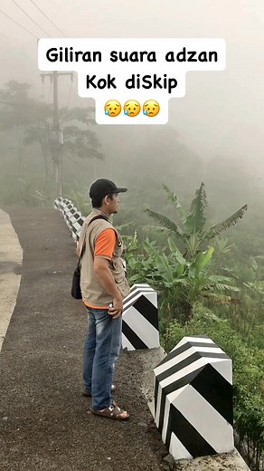 Merdunya suara adzan diantara tebalnya kabut #adzan #adzanviral #adzanluarbiasa #adzanmerdu #lantuanadzan #kumandangadzan #suaraadzan #reelsfacebook #fbpro #fbreels #fyp #viral #firmanhidayat #ngopi | Firman Hidayat