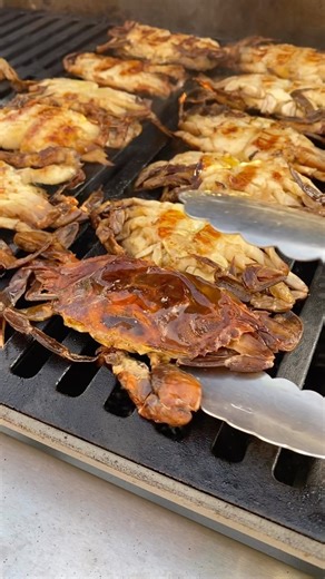 2.4M views · 11K reactions | 呂 Fire up the grill and get ready for grilled garlic butter Soft-shell Crab. What is your favorite grilling’ seasoning? CrabPlace.com | CrabPlace.com | Facebook