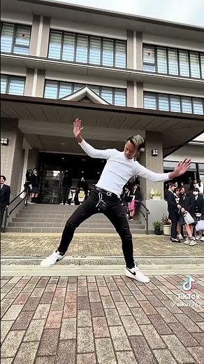 横揺れ 求愛ダンス #memes #横揺れ #ダンス ＃バズれ #ネタ #ネタ動画 #funny #やりらふぃー #やりら # おもしろ