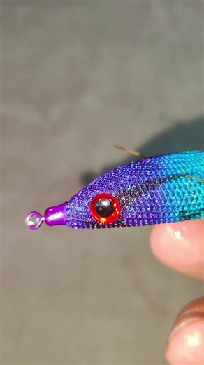 Designed to perfectly imitate a real squid in both shape and swimming action, this squid jig produces natural flutter and subtle vibration that triggers instant strikes. The premium fabric body reflects light from every angle, staying highly visible in deep or low-light water. Ultra-sharp stainless steel crown hooks ensure solid hook-ups and fewer lost catches. Whether from pier, shore, or boat — this lure keeps delivering. Once they see it… They don’t let it go. 👉 Visit our profile homepage to