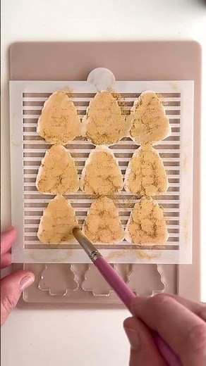 Create MINI chocolates using Sweetly Impressed Choc Pop! Bites