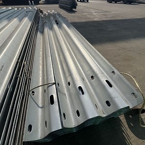 [Hot Item] Corrosion-Proof Roadside Barriers for Viaducts with RoHS Certification