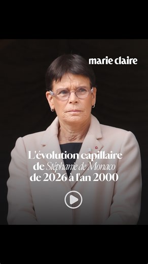 Joyeux anniversaire à Stéphanie de Monaco, qui fête aujourd’hui ses 61 ans ! Princesse rebelle du Rocher, elle a toujours fait de ses cheveux un terrain d’expression personnelle. Des coupes courtes iconiques aux looks plus naturels, Stéphanie de Monaco a fait de sa chevelure un véritable manifeste de liberté. Depuis les années 1980, elle défie les conventions royales et les diktats de beauté, passant du court androgyne au rock assumé, du blond lumineux au brun profond, sans jamais renoncer à sa 