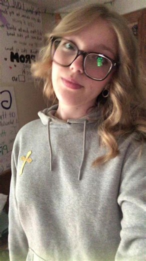 made a new hoodie 🤨♥️