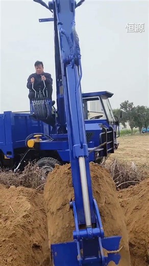 Four different types of truck-mounted wood grabbers jcb P-773❤️‍🩹