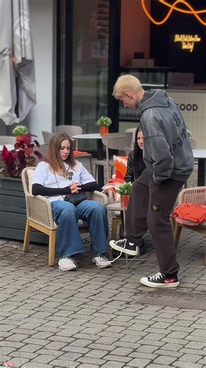 Helping Strangers: A Heartwarming Social Experiment