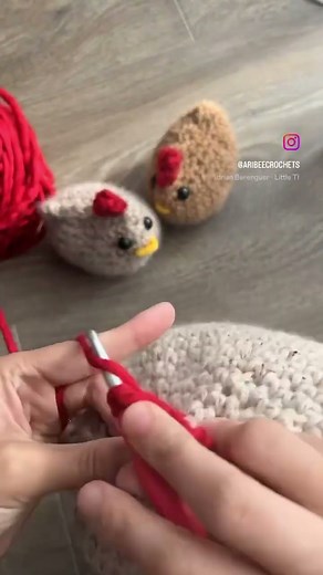 Make Mabel’s comb with me. No sew chicken comb. Crochet chicken. Do you want a real-time video? Lmk!