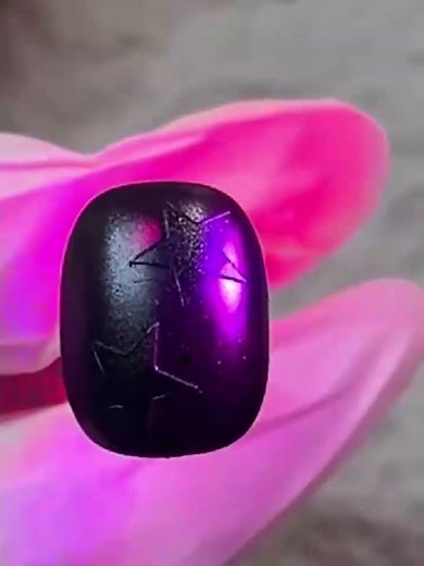 How To Make Galaxy Nails That Shine Like Stars!