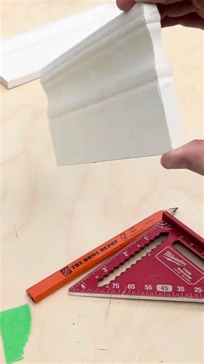 Cutting trim return #trim #baseboard #windowcasing #carpenter #carpentry #makita #carpenter