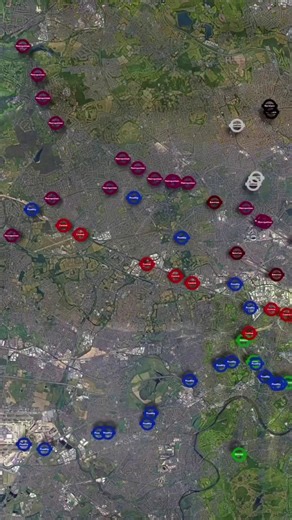 The London Underground, visualised 🎥🚇 — here’s a projected look at the London Underground from 7:00–8:00am on 15 September 2025👏 What route do you take to start your day?👇 🎥 @mtdbri #LondonMakesItPossible #VisitLondon #london #londonunderground #transportforlondon #publictransport | Visit London
