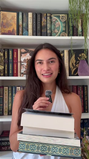 weekly reading update 💘 and I saw bts so automatically favourite week ever #BookRecommendations #whatireadinaweek #fantasybooks #fantasyromance #favouritebooks books mentioned this kingdom will not kill me by ilona andrews the knave and the moon by rachel gillig (the knight and the moth sequel, stonewater kingdom book 2) romantic hero by kirsty greenwood @Pan Macmillan UK @evermore books ✨ @Little, Brown @Rachel Gillig