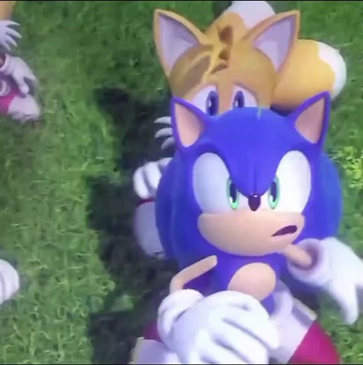 both of the sonics protecting their versions of tails CRYINGGGG #sonic #sonicthehedgehog #tails #tailsthefox #milestailsprower