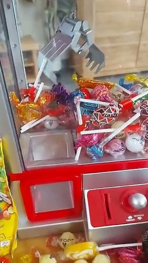 Mika Max Candy Grabber Machine (ASMR) Sweets candies yummy Swirl it & Love it