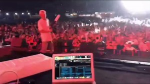 CO2 Cannon Confetti Machine Handheld 7 Colors LED Confetti Blaster Gun Professional Confetti Launcher for Concerts, Parties, Club, Wedding, Theater