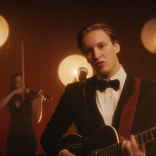 Ladies and gentlemen, it's officially time to get festive 🎁 The music video for my Amazon Music original ‘Come On Home For Christmas’ is out now on YouTube x georgeezra.lnk.to/home-for-christmas | George Ezra