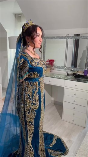 La Robe Symbolique d'une Femme Forte