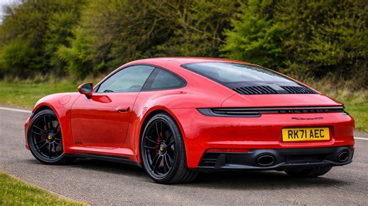 What makes the 911 GTS manual special?