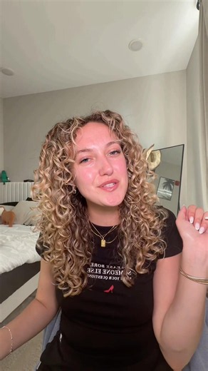 HOW TO DIFFUSE CURLY HAIR