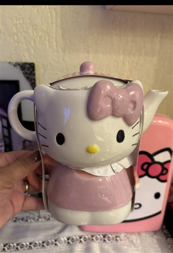Hello Kitty Discoveries at Primark