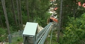Liftul de la Cetatea Râşnov a fost inaugurat