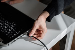 Come si collega il pc alla tv?