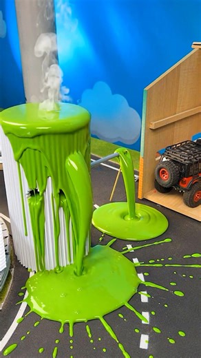 Robot and cat 🐱 🤖⛑️