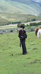 113K views · 4.2K reactions | The girl on the grassland has started picking up cow dung (G318 Sichuan-Tibet Highway) #tgthquezhen #tibetangorsheyth | Tibetan Gorshey - TH | Facebook
