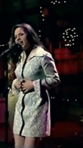 Natalie Merchant - Wonder (Live in 1996 on David Letterman) #NatalieMerchant #Wonder #90s #Alternative #KeepYourCourage #LiveMusic #womenshistorymonth #womenartist Clip:https://www.youtube.com/watch?v=8dlzOGeq3C0 | Metamorphic Concerts
