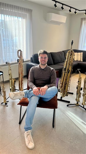 𝐂𝐨𝐧𝐜𝐞𝐫𝐭 𝐚𝐭 𝐃𝐞 𝐁𝐢𝐣𝐥𝐨𝐤𝐞! Meet our saxophone soloist Maarten Vergauwen for next week’s concert at Muziekcentrum De Bijloke Gent in Ghent with guest conductor Ivan Meylemans! Maarten will explore the limites of the saxophone in Luc Brewaeys’ Kientzyphonie. The guides will also perform music of Composer Wim Henderickx, two young Belgian composers and Strens’ famous Danse Funambulesque. Find your tickets here! 👇 https://www.bijloke.be/nl/programma/kientzyphonie-tsgp?utm_source=ig&ut