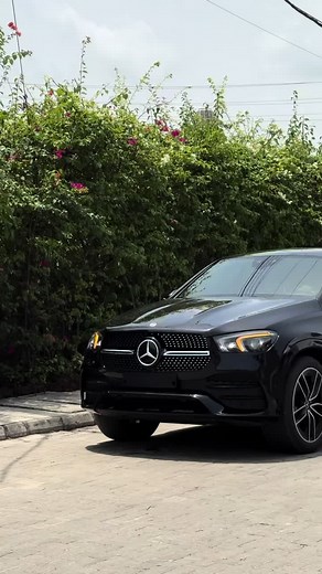 2022 Mercedes Benz GLE 350e Features and Specs