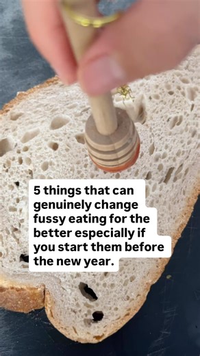 Paediatric Dietitian | Fussy Eating & ARFID Expert| Emma Shafqat on Instagram: "Here are 5 things that genuinely help fussy eating Follow @dietitian.withadifference for more ideas to help your fussy eaters. 1. Removing pressure even the pressure you don’t realise you’re applying. Less commentary. Less convincing. 2. Predictable exposure, not constant variety. New foods don’t need to appear every meal to make progress. Often outside of mealtimes are better. 3. Separating what you offer from what 