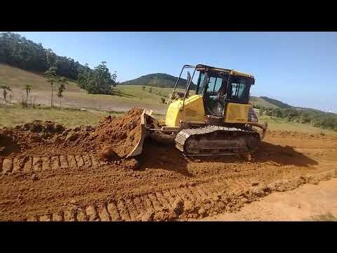 Trator de Esteira D51 Fazendo Curva de Nível (Finalizando)