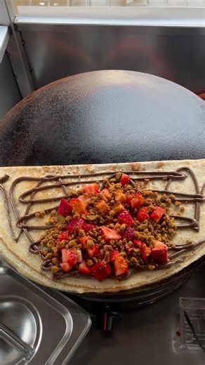 SIMPLE CRÊPE on Instagram: "Flipping crêpes like my life depends on it 🥞✨ #leeds #busniess #dessert #reels"