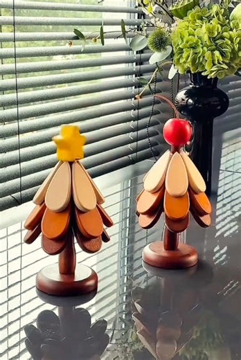 Festive protection for your table. 🎄 Christmas tree-shaped coaster for hot pots & pans#christmascoaster #holidaydecor #tableprotection #tiktokmademebuyit#fyp