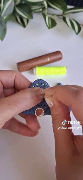 Crear Aretes de Arcilla Inspirados en el Denim