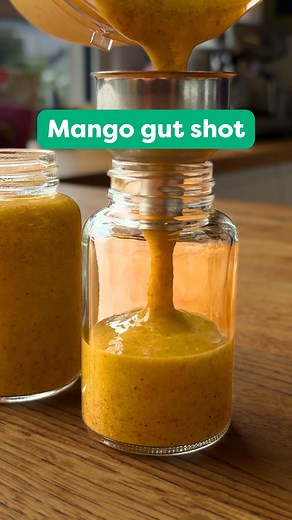 A quick, gut-friendly shot that’s bursting with flavour and goodness 🌿✨ This one uses Linwoods Milled Flaxseed, blended with frozen mango, zingy ginger, and fresh lime. A refreshing combo that’s full of fibre, natural sweetness, and that little fiery kick to wake up your morning. 💛 The mango brings tropical sweetness and natural fibre. 🌱 Flaxseed adds extra plant-based omega-3s and helps support your gut-friendly routine. 💥 Ginger is well known for its anti-inflammatory and anti-microbial pr