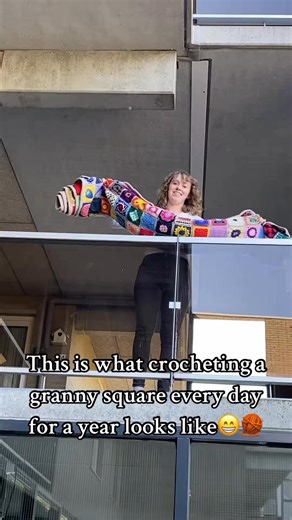 20K views · 578 reactions | Pattern: https://bit.ly/fantastic-granny-cal 臨 I never see nothing like this! Can you accept this challenge? #crochetloversoftheworld #handmadewithlove #crochet #crochetaddict #grannysquare #crochetblanket #crocheting | Crochet Tutorial | Facebook