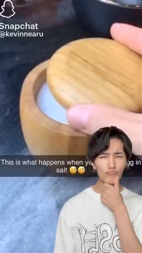 Burying eggs in salt keeps them from cracking! 🍳 #Issei #funny #reels #comedy #comedyvideo 😉😎 | ISSEI いっせい