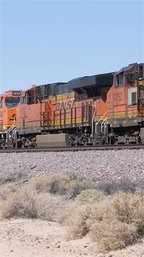 BNSF 7202 Z-Train Speeds Through the Desert #trains #railroad 9-23-2026 #speed