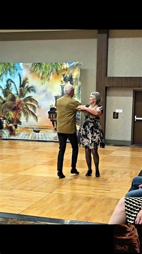 Unhinged Hot Jazz Energy! Groovus! Live at Mardi Gras Fresno 🔥(5-11)