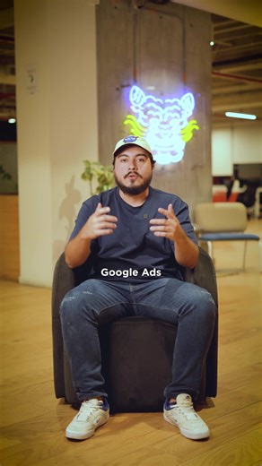 Google Ads dentro de la IA 🤖✨ Sí, muchos pensaron que los patrocinados iban a desaparecer… ❌ pero no ✅ Google ahora los integra directamente en sus respuestas 🔍💬 Nueva era, nueva oportunidad 🚀 Tu marca puede aparecer justo donde todos están mirando 👀 ¿Quieres estar al día con lo que viene en Google Search? 🔥 Visítanos en nuestra página web o escríbenos. Nosotros te guiamos 🤝💼