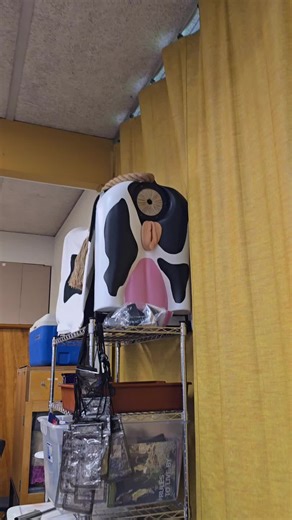 the things you see when working in a school 😂😂 #funny #ibew #electritian #journeyman #construction