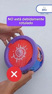 🧸⚠️ ¡Cuidado con los juguetes tóxicos! No todo lo que brilla es seguro. Algunos juguetes pueden contener sustancias peligrosas para la salud de tus hijos. Aprende a identificarlos: 🔍 Señales de un juguete tóxico: ❌ No tiene etiqueta ni rotulado del fabricante. ❌ Tiene colores muy estridentes o poco naturales. ❌ Emite olores fuertes o tiene pintura que se descascara. ❌ Materiales frágiles o de dudosa procedencia. ❌ No indica la edad recomendada ni advertencias claras. ✅ Recomendación: Compra si