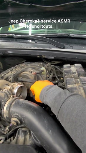Jeep Cherokee oil filter ASMR | That first crack #asmr #jeep #oilchange #mechanic #shorts